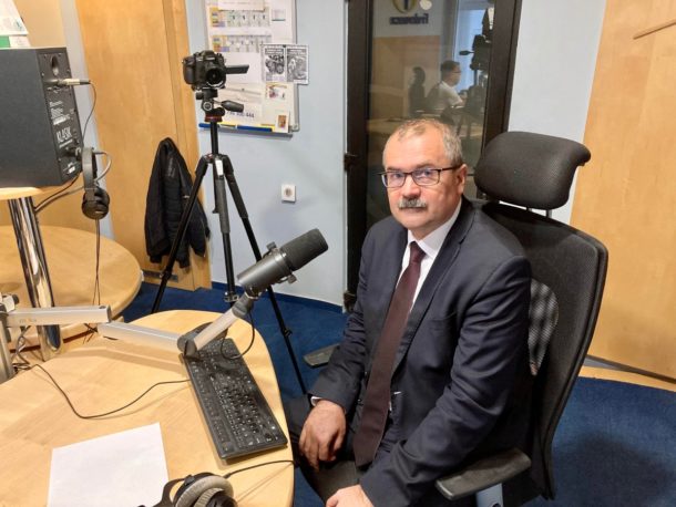 Pavel Žáček: Minulou tiskovkou vyhlásil kancléř Mynář válku Senátu, dnes ÚVN