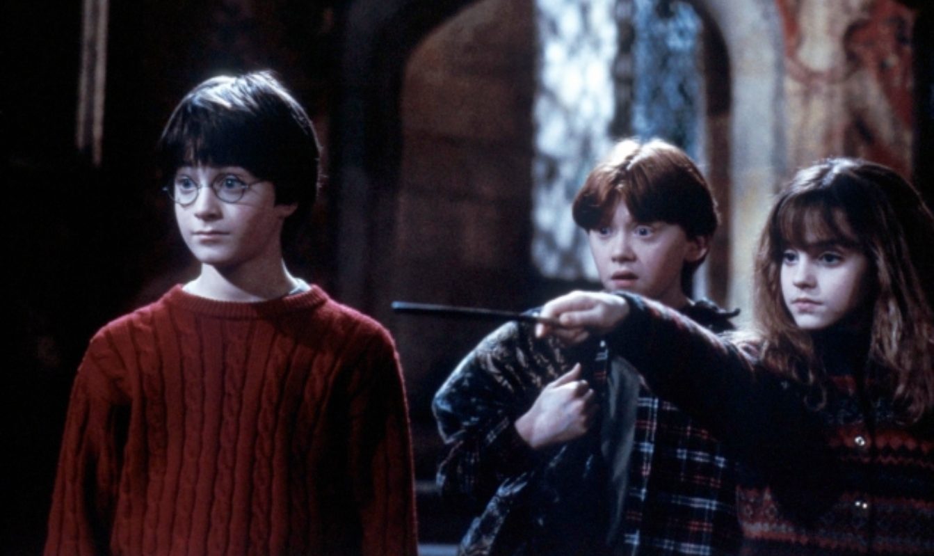 Jeho sláva nezapadá ani po&nbsp;dvaceti letech od premiéry. Harry Potter je stále továrnou na&nbsp;peníze