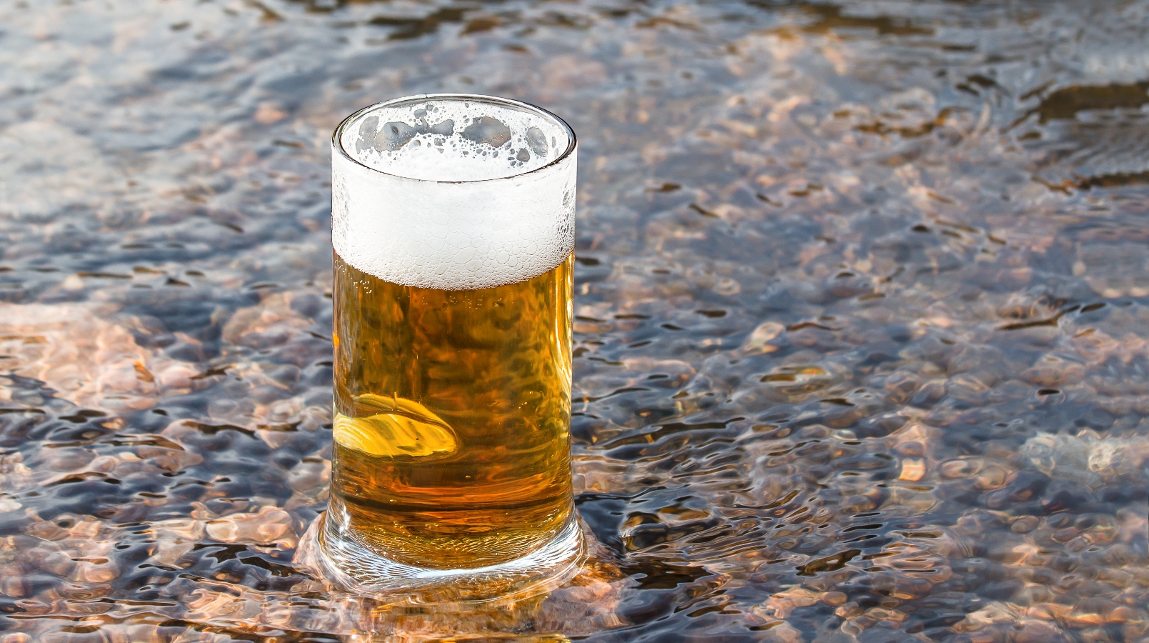 Česká pohádka se stala skutečností na Havaji. V místním potoce teklo pivo