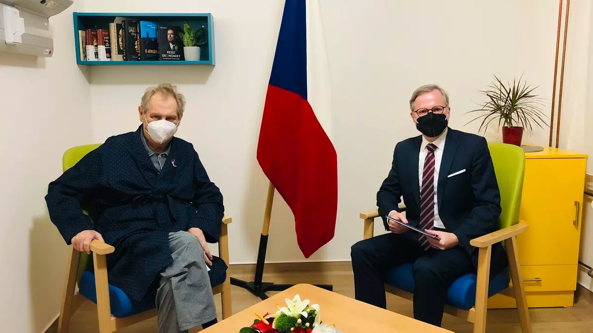 Prezident Zeman, který má covid-19, bude během jmenování Fialy premiérem sedět v&nbsp;plexisklovém boxu