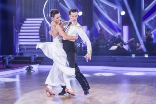 Vítězem StarDance se stal favorit Jan Cina. Farářka Kopecká byla druhá, krasobruslař Verner třetí