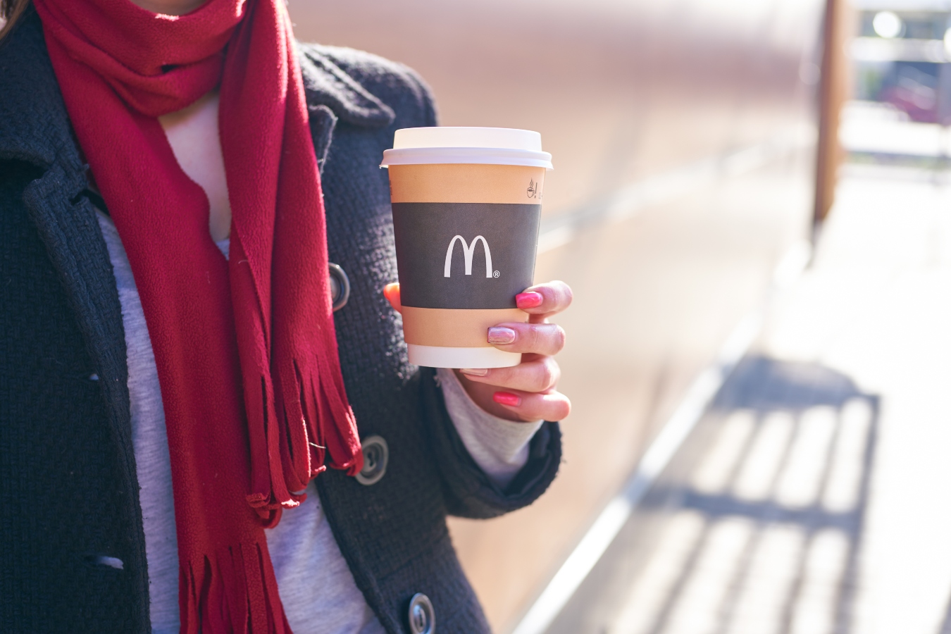 Za kelímky v&nbsp;autech vděčíme jedné ženě z&nbsp;USA a&nbsp;moc horké kávě od McDonald´s