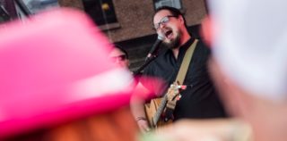 Přesně před rokem nás navždy opustil úžasný zpěvák David Stypka. Připomeňme si jeho nejkrásnější písničky