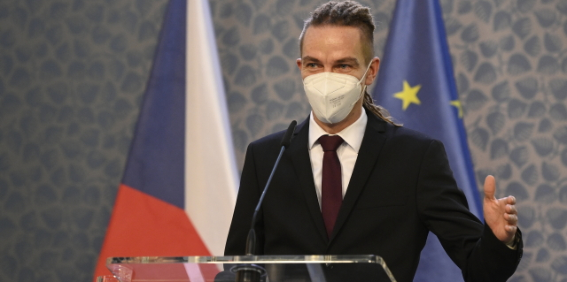 Vicepremiér Ivan Bartoš obhájil na další dva roky funkci předsedy Pirátů