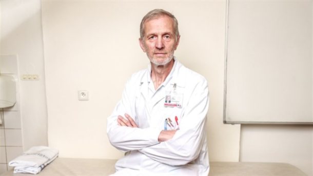 Karel Šonka: Výzkumy ukazují, že lidé, kteří spí méně, i&nbsp;když jsou na&nbsp;to zvyklí, mají později problémy