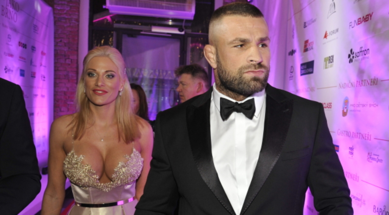 Vémola podveden! Jeho Lela mu zahnula s&nbsp;kamarádem