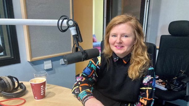 Při tvorbě kostýmů k&nbsp;Devadesátkám jsem čerpala z&nbsp;osobních archivů, řekla v&nbsp;Press klubu Andrea Králová