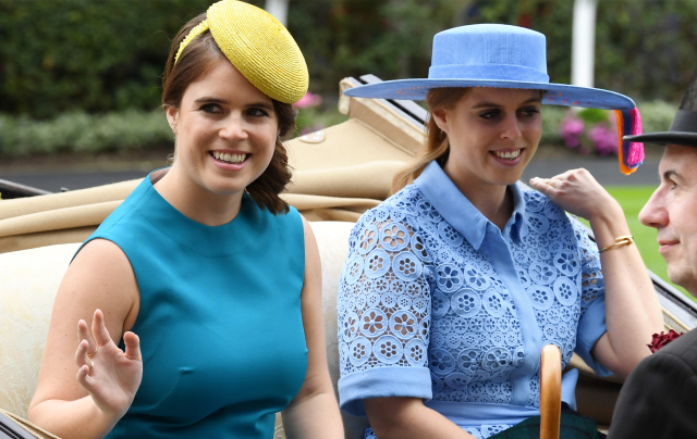Díky, tati! Princezny Eugenie a&nbsp;Beatrice pykají za sexuální skandály svého otce