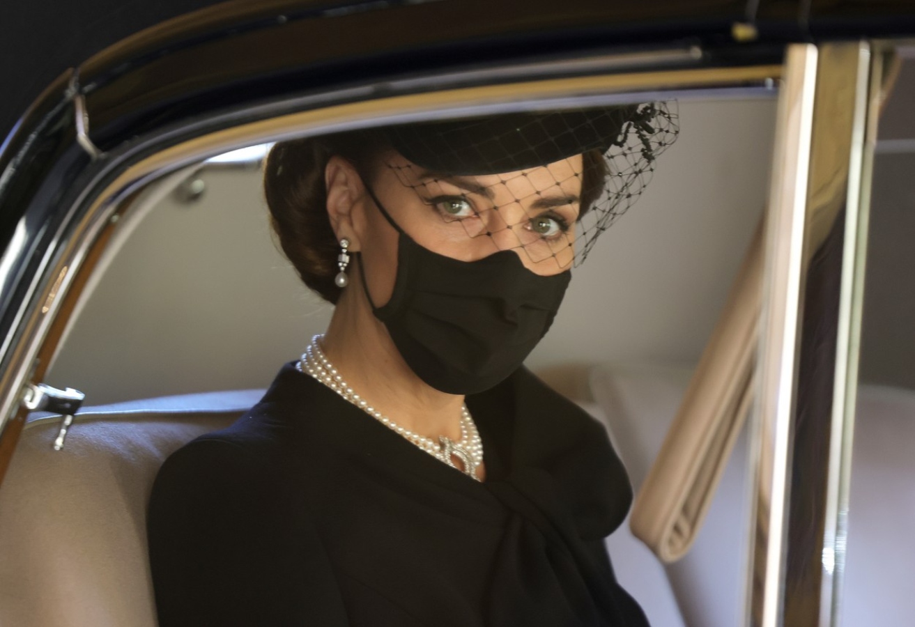 Princ Philip nikdy nebyl králem, kdežto Kate Middleton se královnou stát může. Jak je to možné?