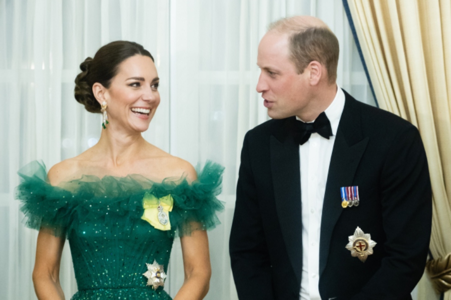Rodinný život vymění za ochranu své babičky. Proč se William a&nbsp;Kate stěhují za královnou?