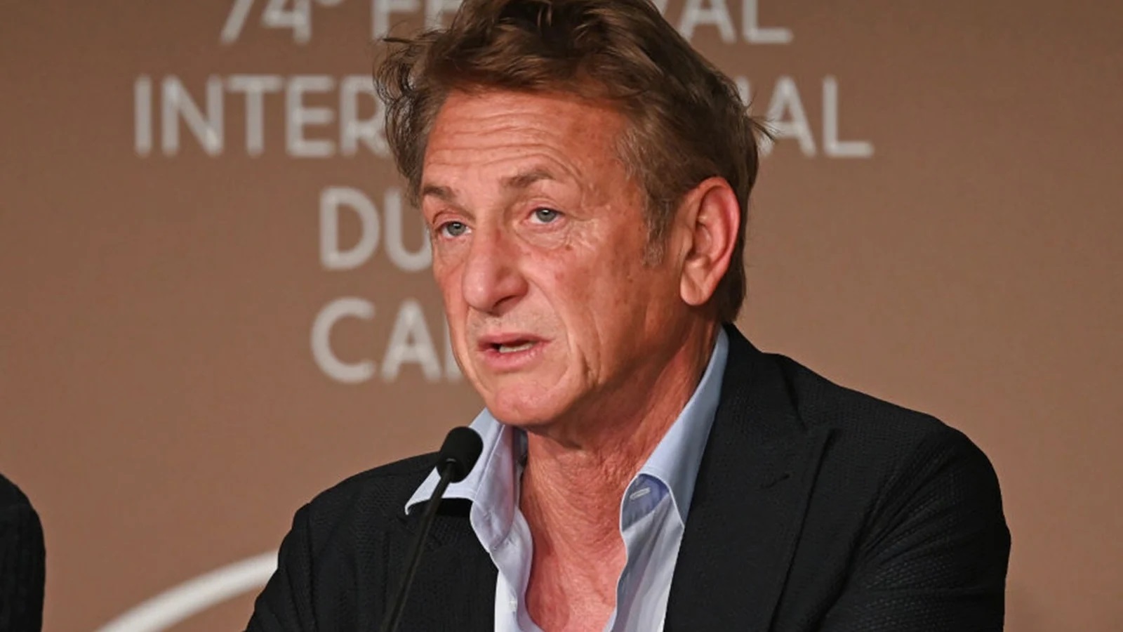 Herec Sean Penn říká, že by na&nbsp;Oscarech měl promluvit Volodomyr Zelenskyj. Jinak vyzývá k&nbsp;bojkotu cen