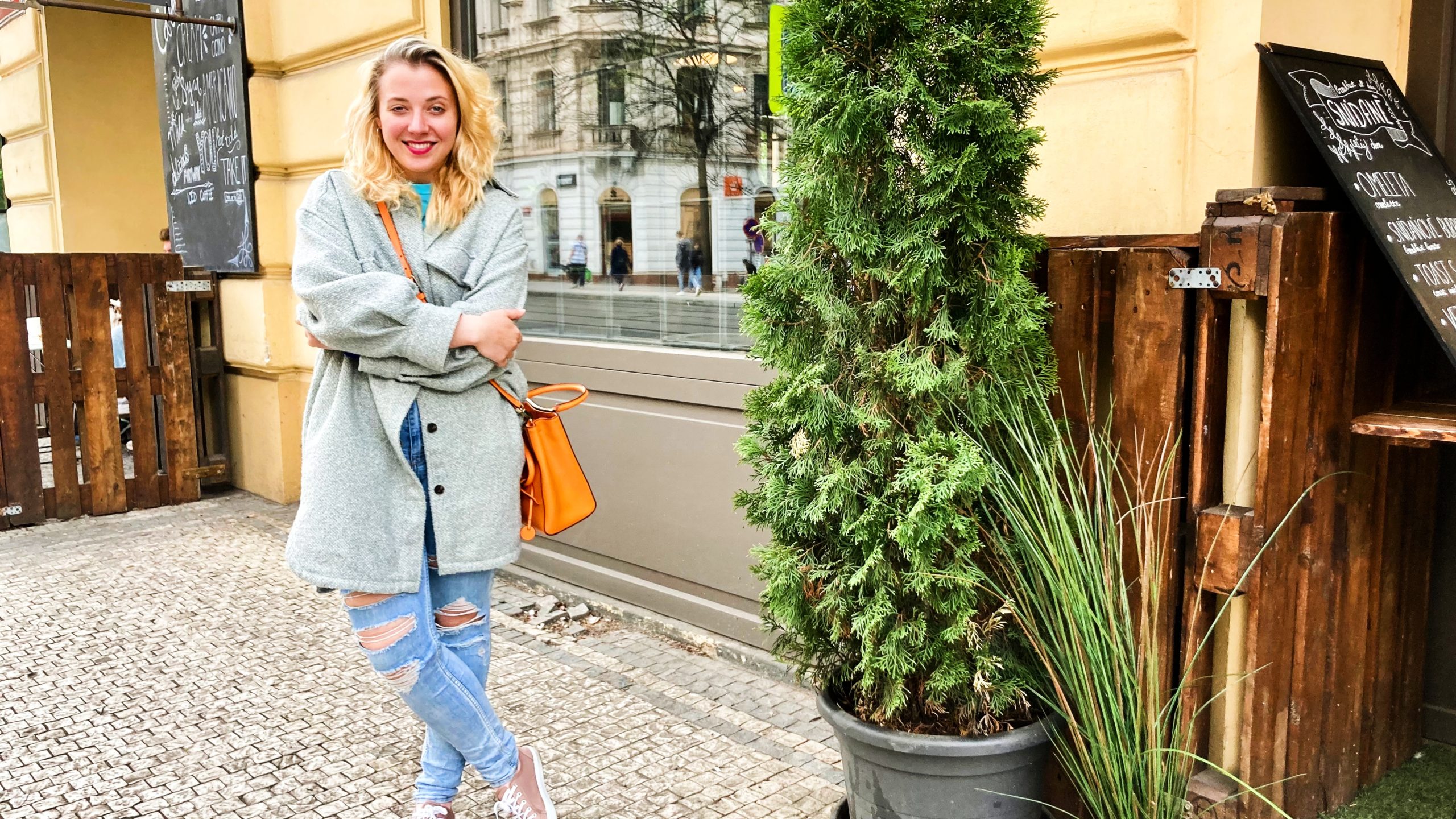 Anička, nebo Billie Eilish? Zpěvačky se sladily s&nbsp;účesem, které to sluší víc?