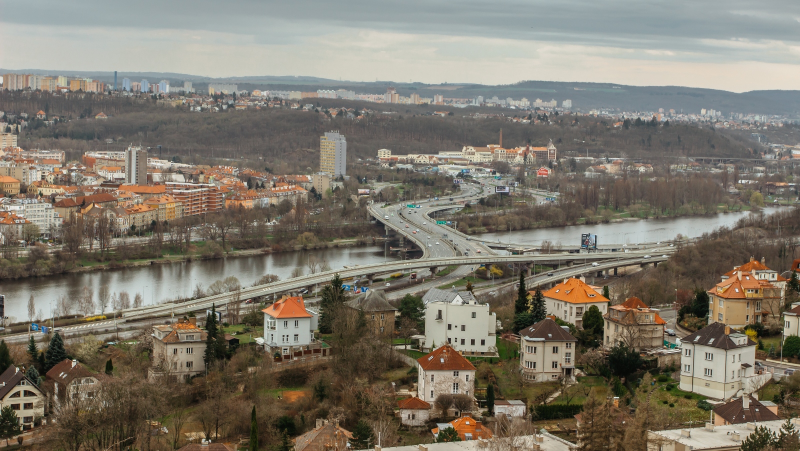 Řidiči, obalte své nervy! Oprava Barrandovského mostu je tu. Buďte k sobě ohleduplní