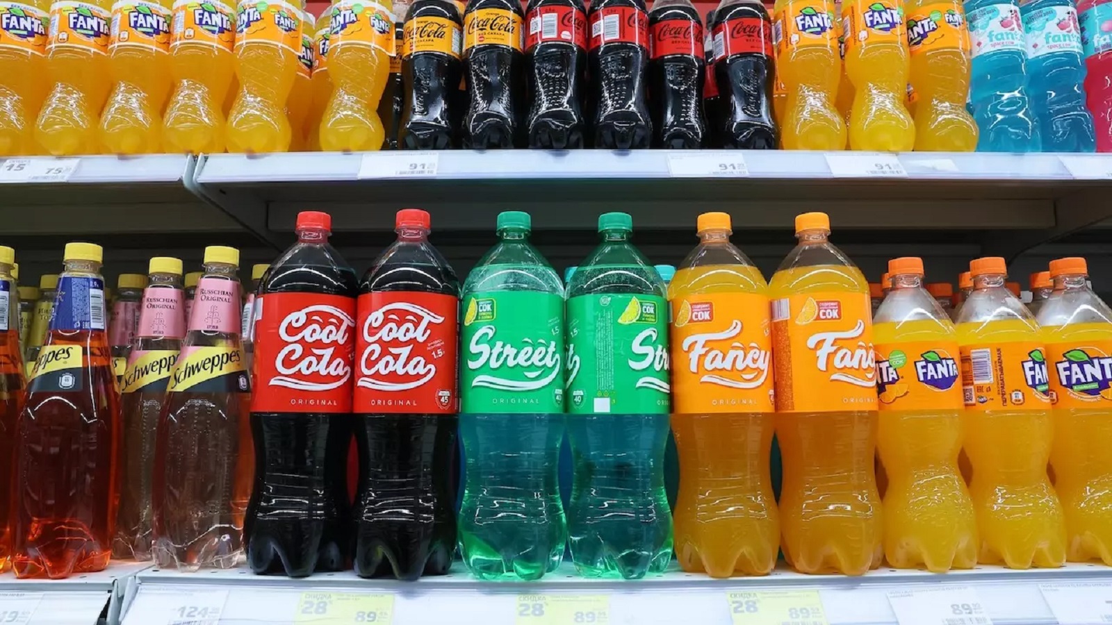 Konec Coca-Coly, Fanty a Sprite? Ruská firma uvedla na trh napodobeniny ikonických nápojů