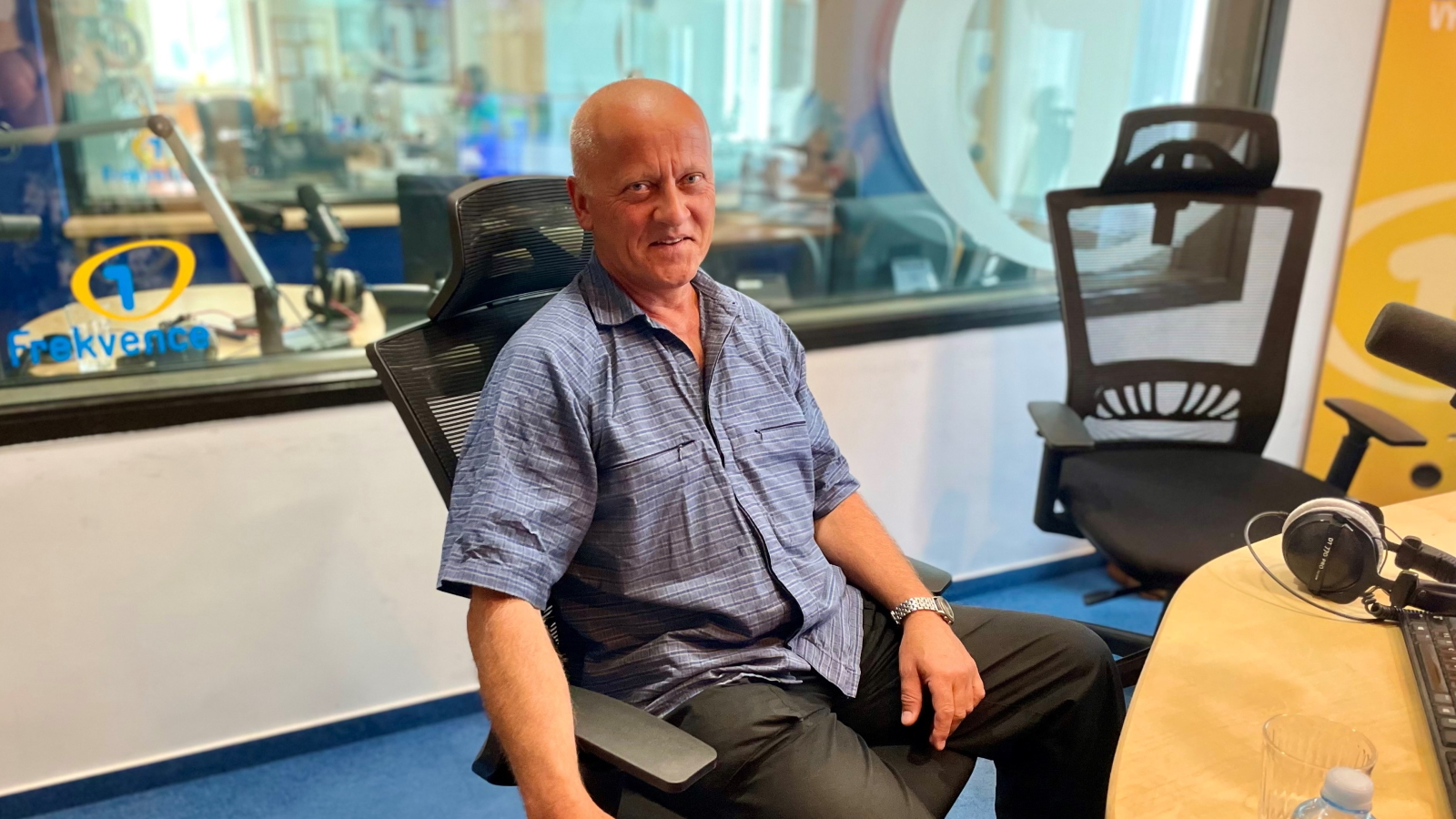 Jan Hnízdil: Strach z&nbsp;nemoci byl nahrazen strachem z&nbsp;války. Téma míru stejně jako dříve zdraví je v&nbsp;médiích opomíjeno