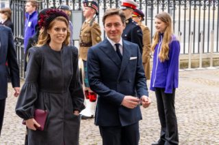 Dala se princezna Beatrice na&nbsp;hudební kariéru? Zpěvačka z&nbsp;Eurovize vypadá jako její dvojče