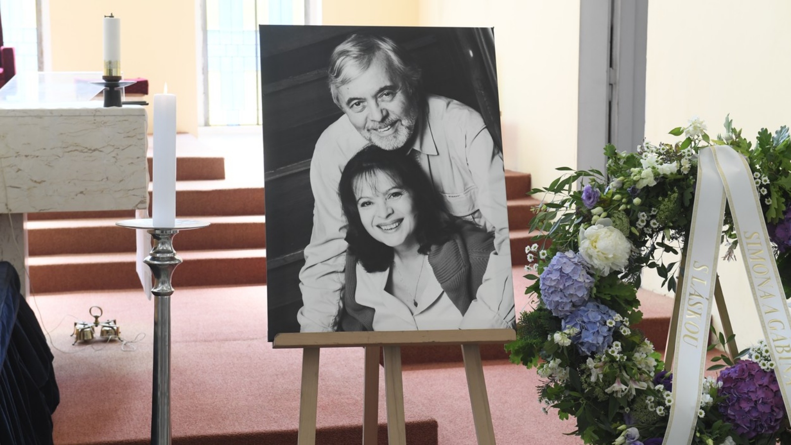 Jak to vypadalo na pohřbu Josefa Abrháma? Co se dělo po něm? Pozůstalí truchlili, ale došlo i na smích