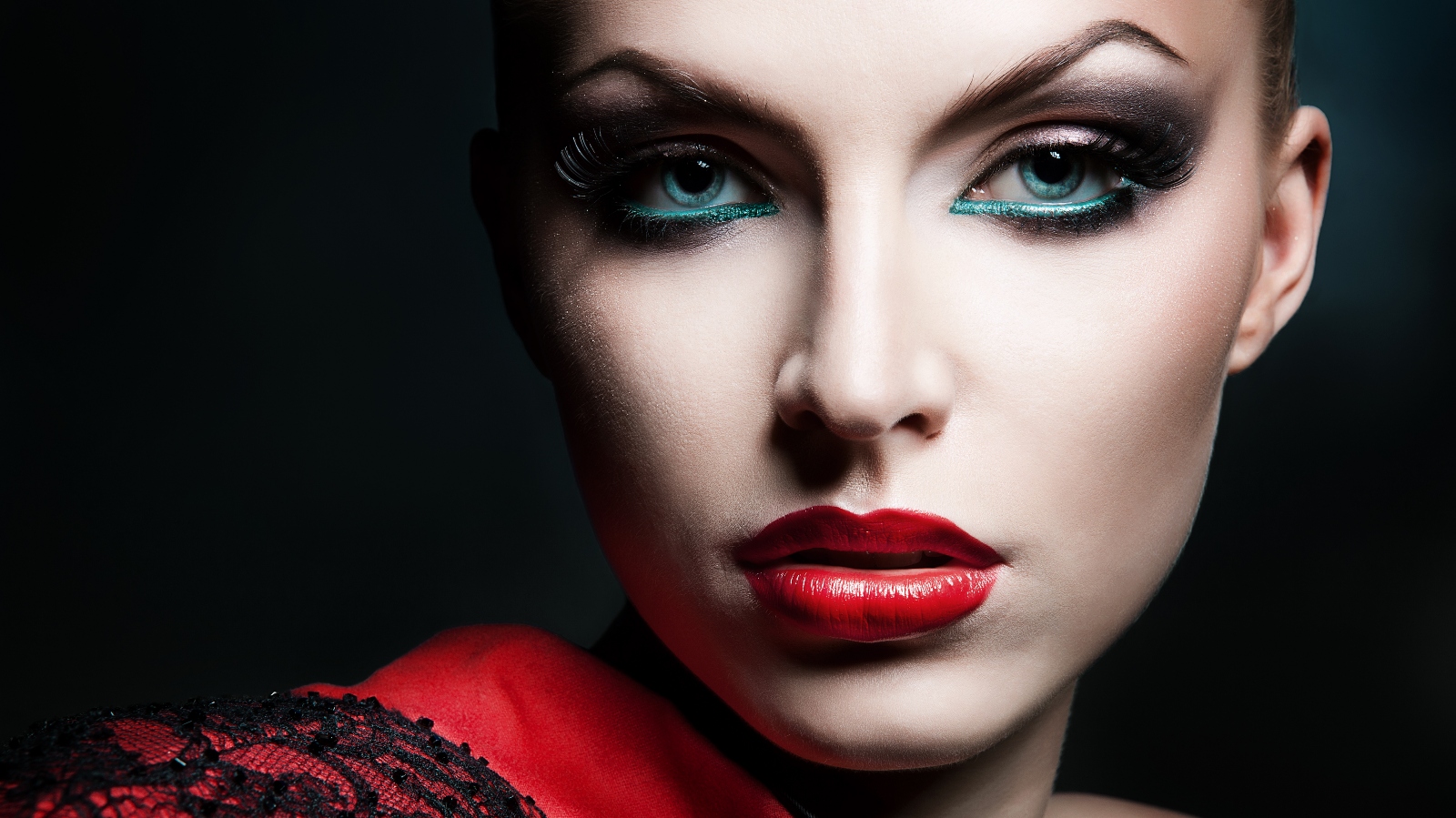 Která vaše temná stránka přijde lidem atraktivní a&nbsp;sexy? Zeptejte se hvězd