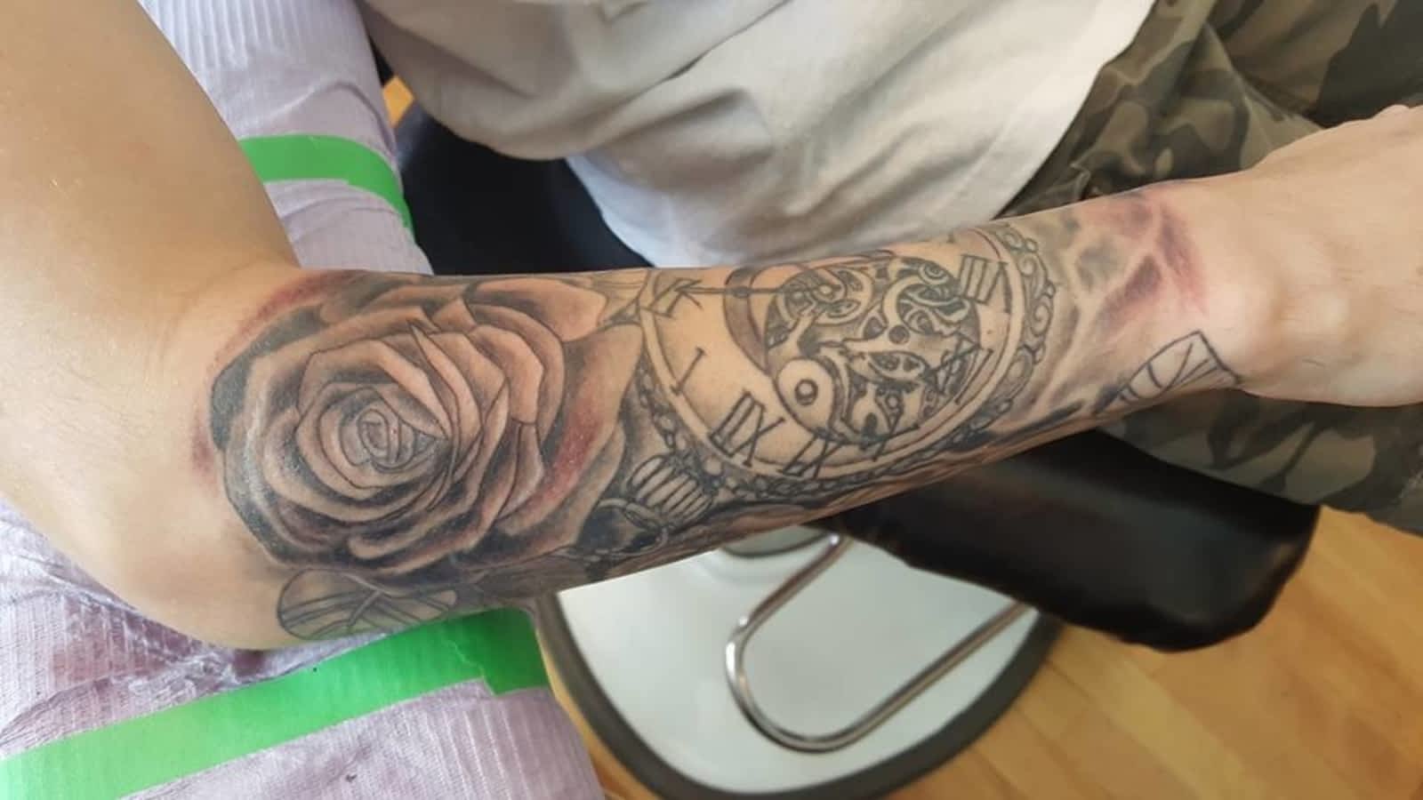 Souvisí tetování a&nbsp;piercingy s&nbsp;traumatem z&nbsp;dětství? Vědci přišli s&nbsp;novým objevem