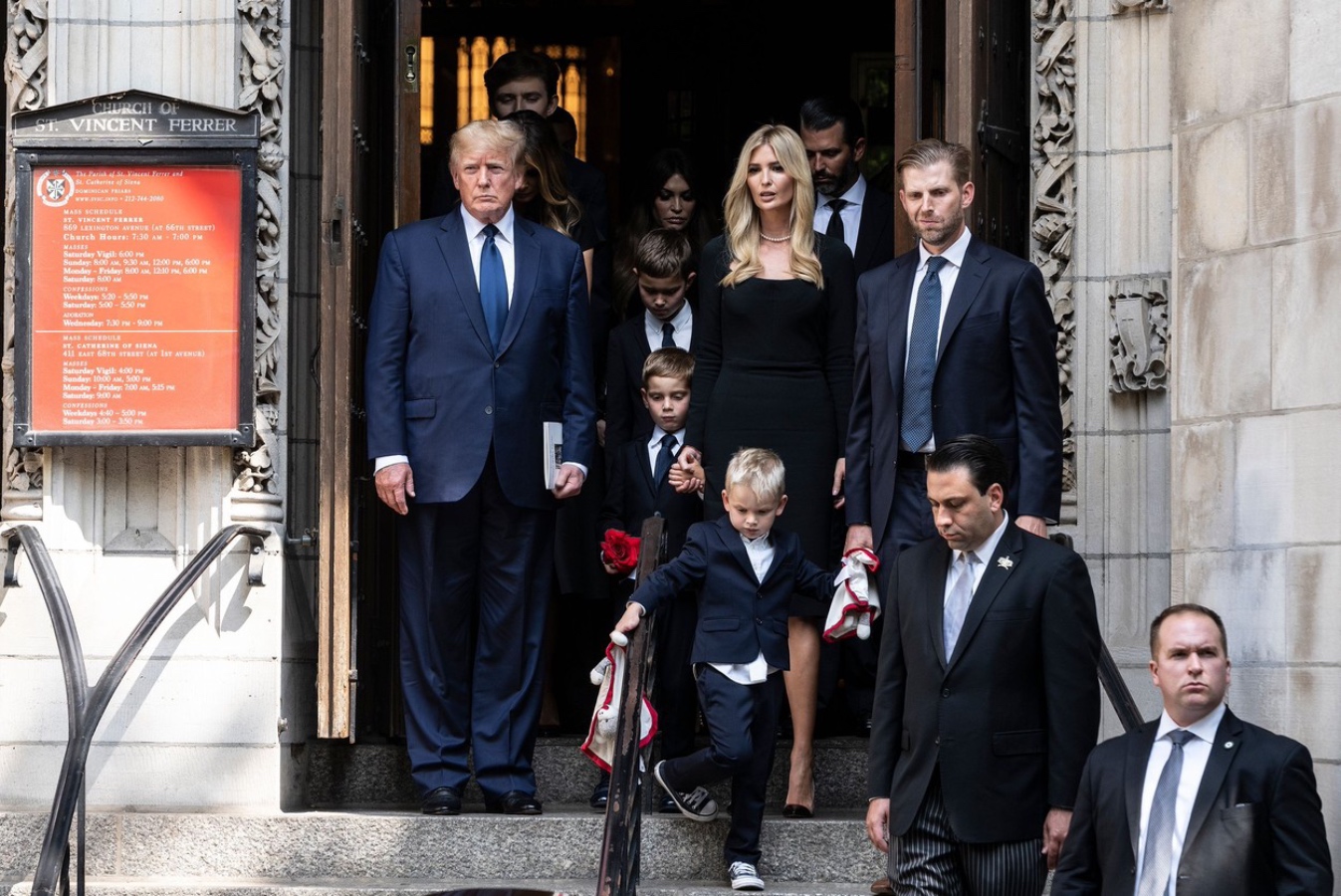 Tajemství pohřbu Ivany Trumpové! Dcerka Ivanka neuronila ani slzu, Donald dorazil i s manželkou