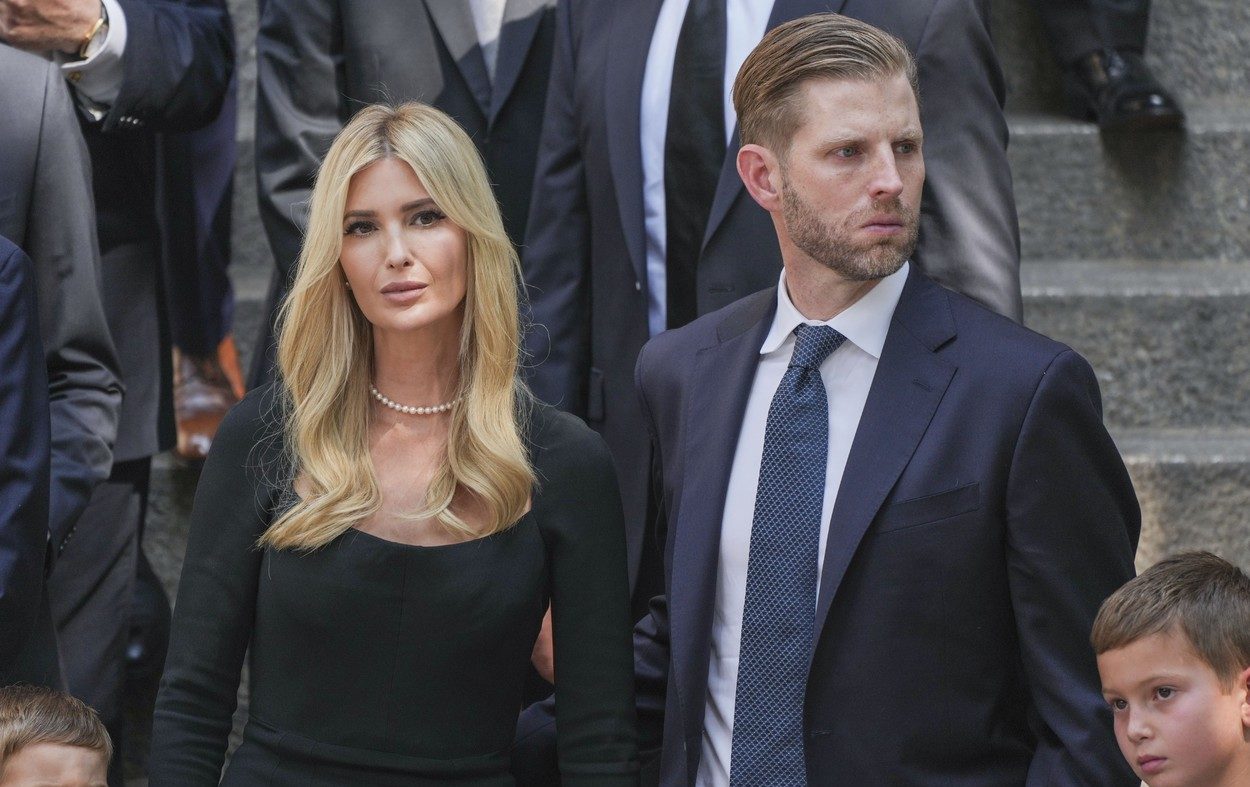 Osobní strážce, soukromý let, doprovod policistů. Ivanka Trump letí do Česka pro státní vyznamenání