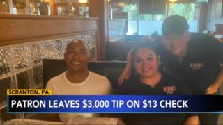 Štědrý zákazník: Muž nechal servírce v&nbsp;restauraci desetitisícové spropitné. Jaký k&nbsp;tomu měl důvod?
