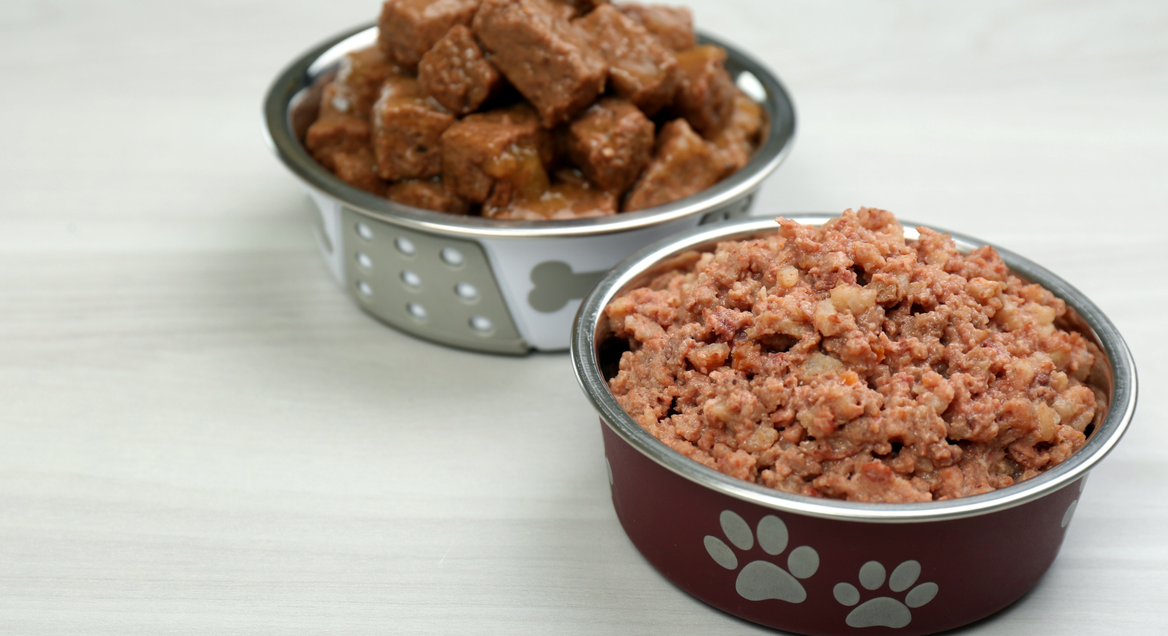 Některé zvířecí konzervy obsahují maso ohrožených žraloků. Mořští biologové bijí na&nbsp;poplach