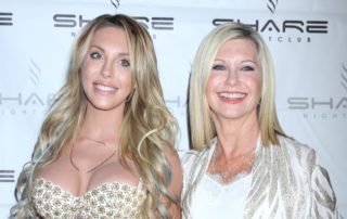 Bylo mi ctí a&nbsp;stále je mi ctí být tvým dítětem. Dcera Olivie Newton-John se dojemně rozloučila s&nbsp;maminkou