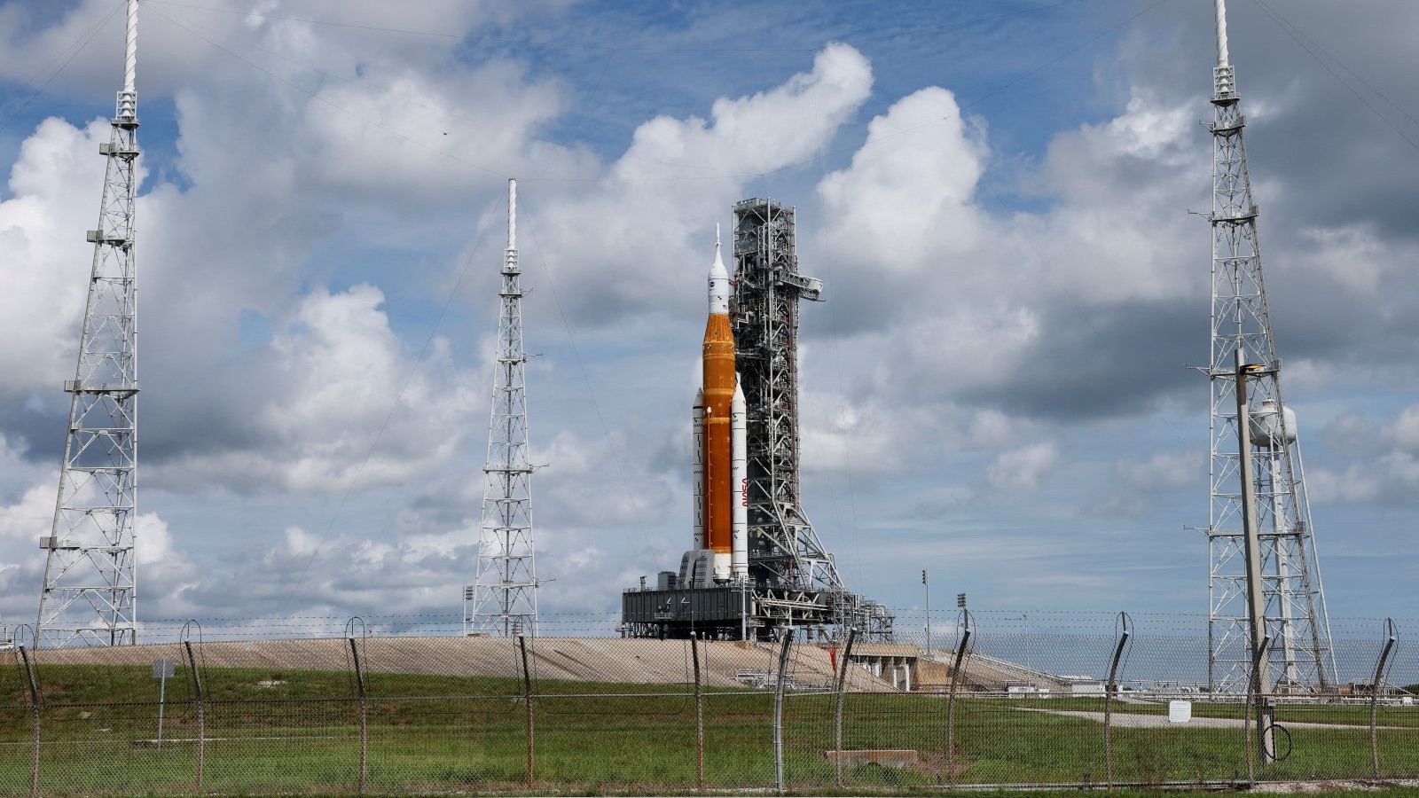 NASA zrušila start nové rakety na Měsíc: Nový pokus je kvůli technickým potížím možný nejdřív v pátek
