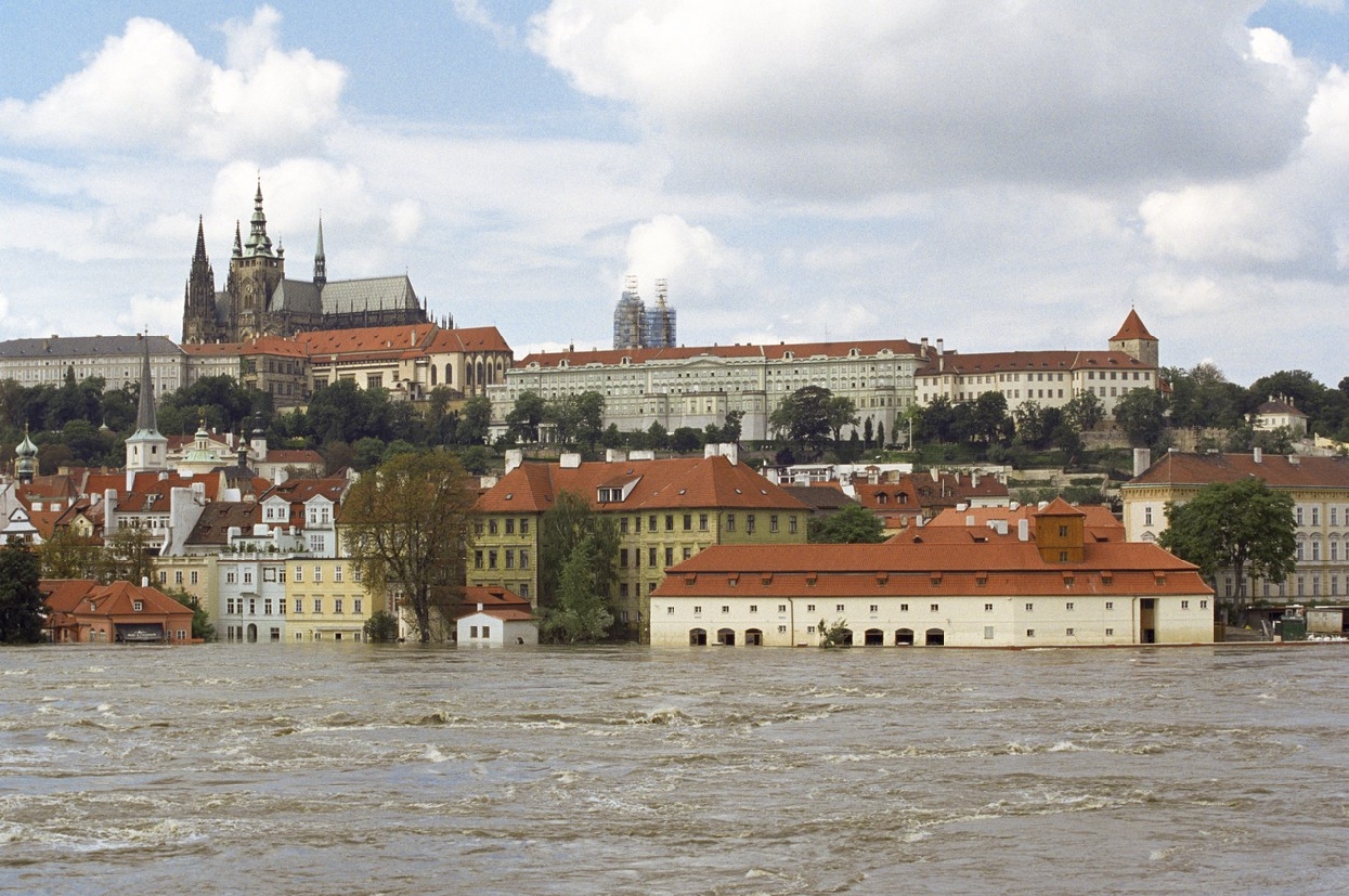 Povodně 2002: I rok poté to v pražském Karlíně bylo cítit hnilobou, lachtan Gaston svou plavbu nepřežil
