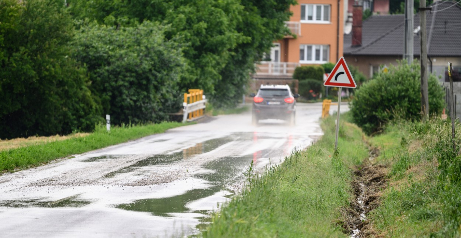 VÝSTRAHA: V&nbsp;několika regionech na&nbsp;východě ČR hrozí extrémní srážky
