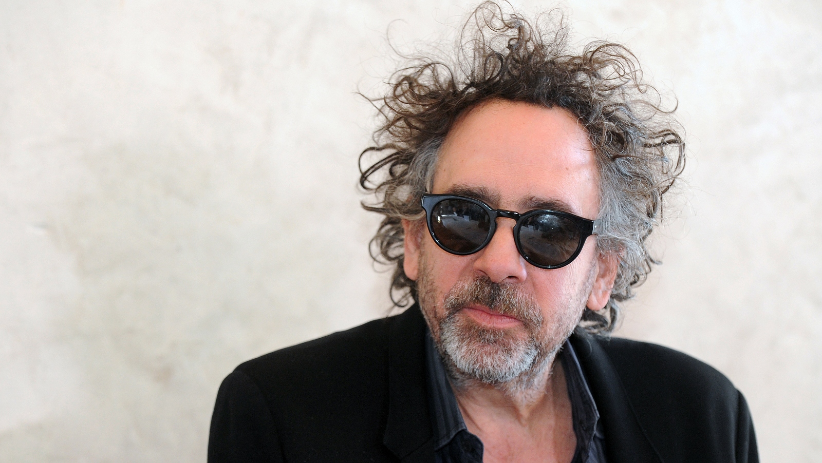 Kdo je dnešní oslavenec Tim Burton? Co jste o&nbsp;něm nevěděli a&nbsp;jaké jsou jeho nejlepší filmy?