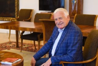 Ani jedny ze dvou voleb nesmějí zapadnout! Zkusme se nad nimi – jako voliči – vážně zamyslet, říká Václav Klaus