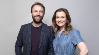 Všechna rána na&nbsp;Frekvenci 1 prošla změnou, ranní kávy s&nbsp;celebritami, víkendy s&nbsp;moderátorem – gentlemanem