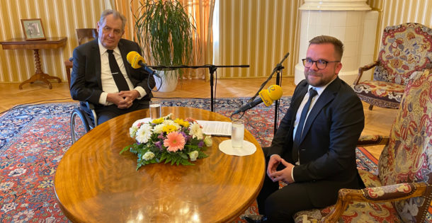 Na pohřeb královny pojede premiér Fiala, lékaři mi zakázali létat, řekl v&nbsp;prezidentském Press klubu Miloš Zeman