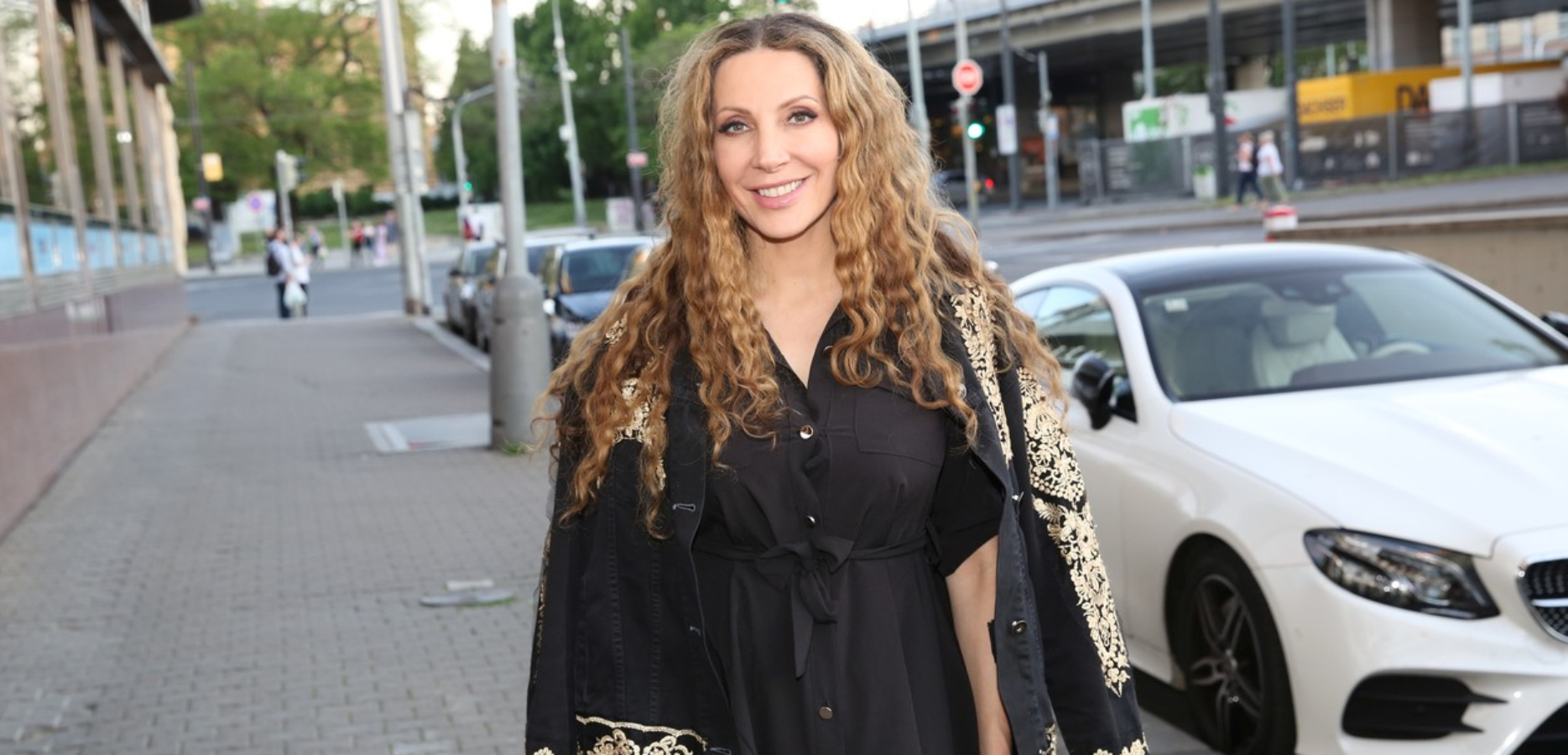 Zpěvačka Olga Lounová čeká holčičku a&nbsp;pochlubila se nádherným těhotenským snímkem