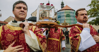 Ve Staré Boleslavi začala poutní mše, lidé si připomínají svatého Václava