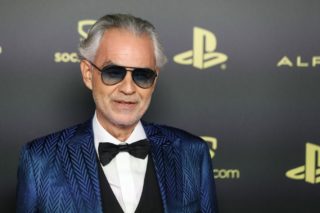 Pěvec Andrea Bocelli ukázal dobré srdce. Adoptoval si zraněného psa z&nbsp;Ukrajiny