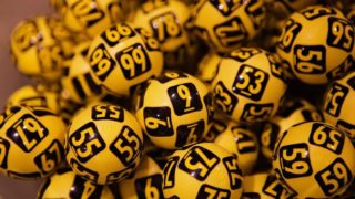 Neuvěřitelná náhoda, nebo podvod? Jackpot na&nbsp;Filipínách vyhrálo 433&nbsp;lidí