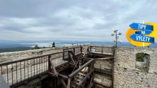 Zřícenina hradu Vítkův kámen se povyšuje nad všechny ostatní