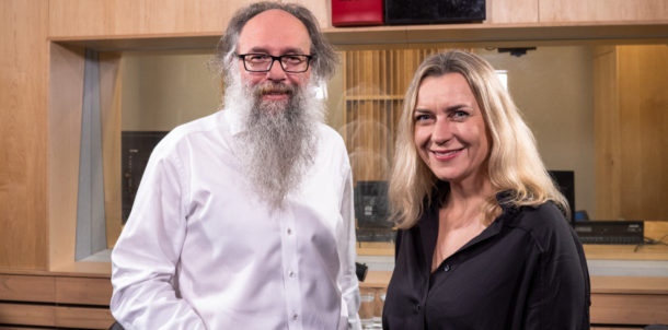 Čtvrt hodiny před termínem odevzdání loga Občanského fóra jsem do něj přidělal dvě tečky, říká v Press klubu Pavel Šťastný