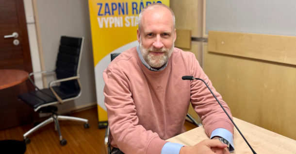 Útoky na&nbsp;homosexuály na&nbsp;Slovensku můžou vycházet z&nbsp;frustrace společnosti, řekl Peter Bebjak