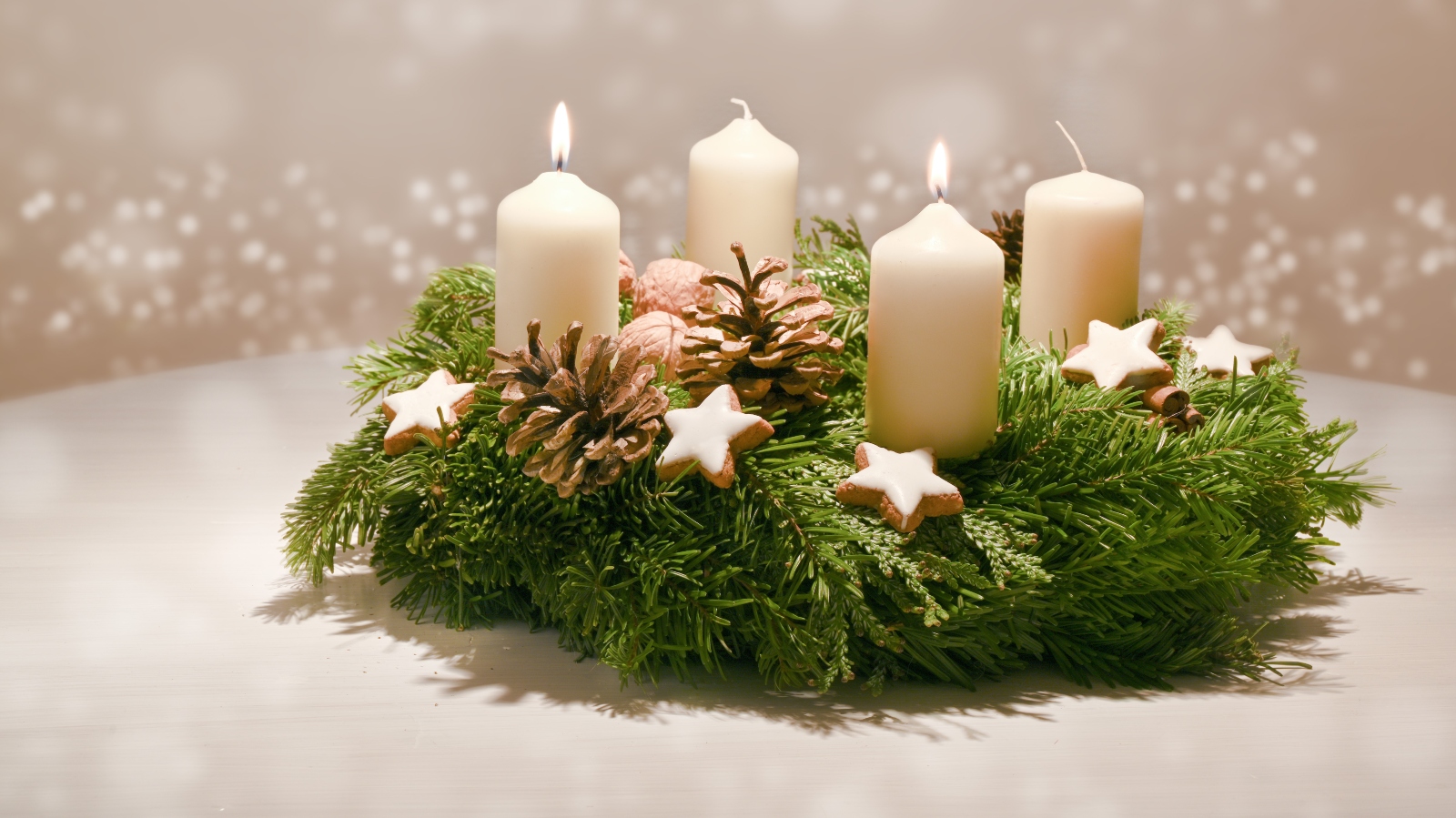 Druhá adventní neděle je tady. Cukroví a dárky mají hlavní slovo