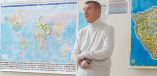 Prezidentští kandidáti pod palbou zvídavých otázek dětí. Babiš nezná planety, Nerudová předvedla skvělou angličtinu