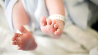 Kuriózní porod: V&nbsp;Praze v&nbsp;noci přistálo letadlo do Bukurešti, na&nbsp;jehož palubě se narodil chlapec