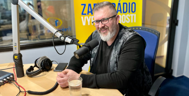 Pavel Hruška: Adventní věnec na&nbsp;štědrovečerní tabuli nepatří. Stůl ozdobte živou květinou, která je nositelem nového života