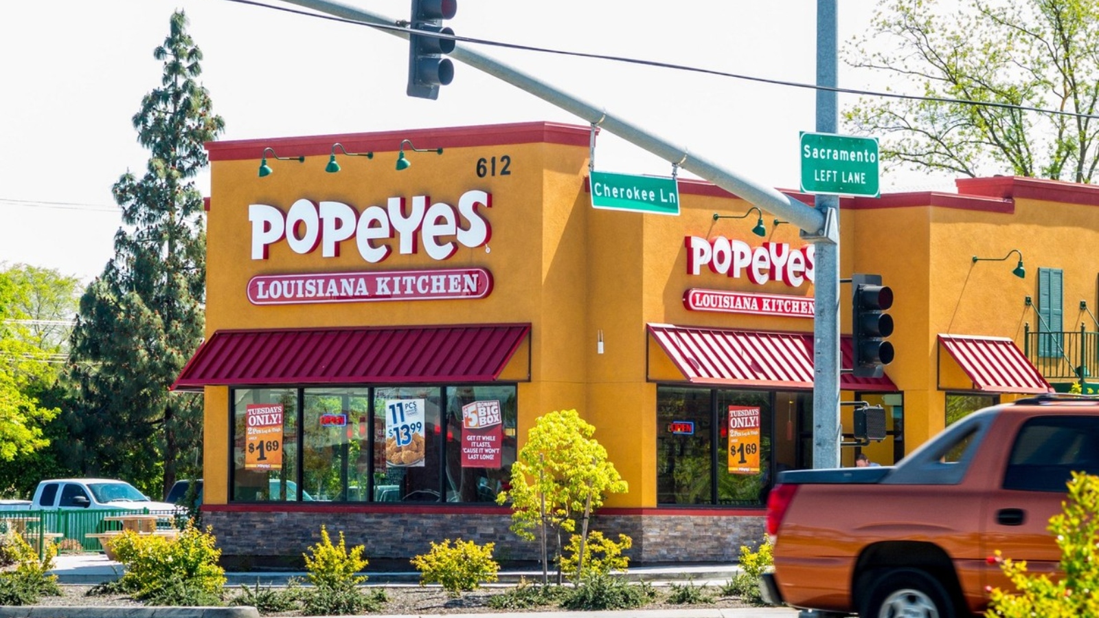 KFC a&nbsp;McDonald se musí mít na&nbsp;pozoru! Do Česka míří oblíbený americký fast food