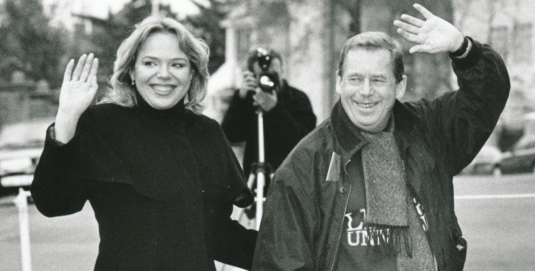 20. ledna byl podruhé zvolen prezidentem Václav Havel. K obhájení mandátu neměl dobře nakročeno