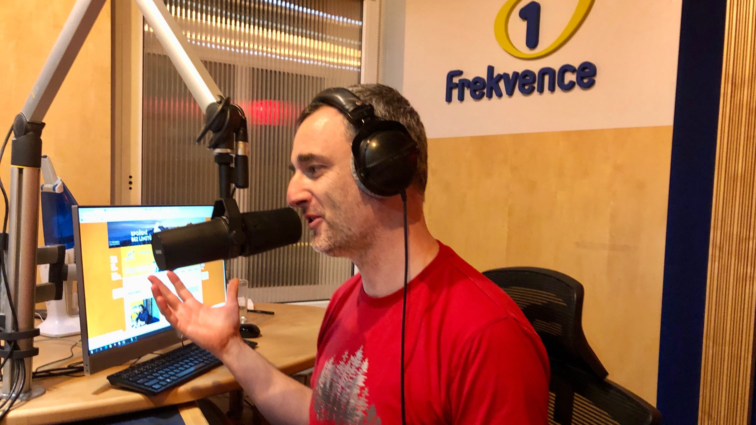 Novinky: Sobotní party mix Frekvence 1 a čtvrteční večery s Ondrou Kubalou