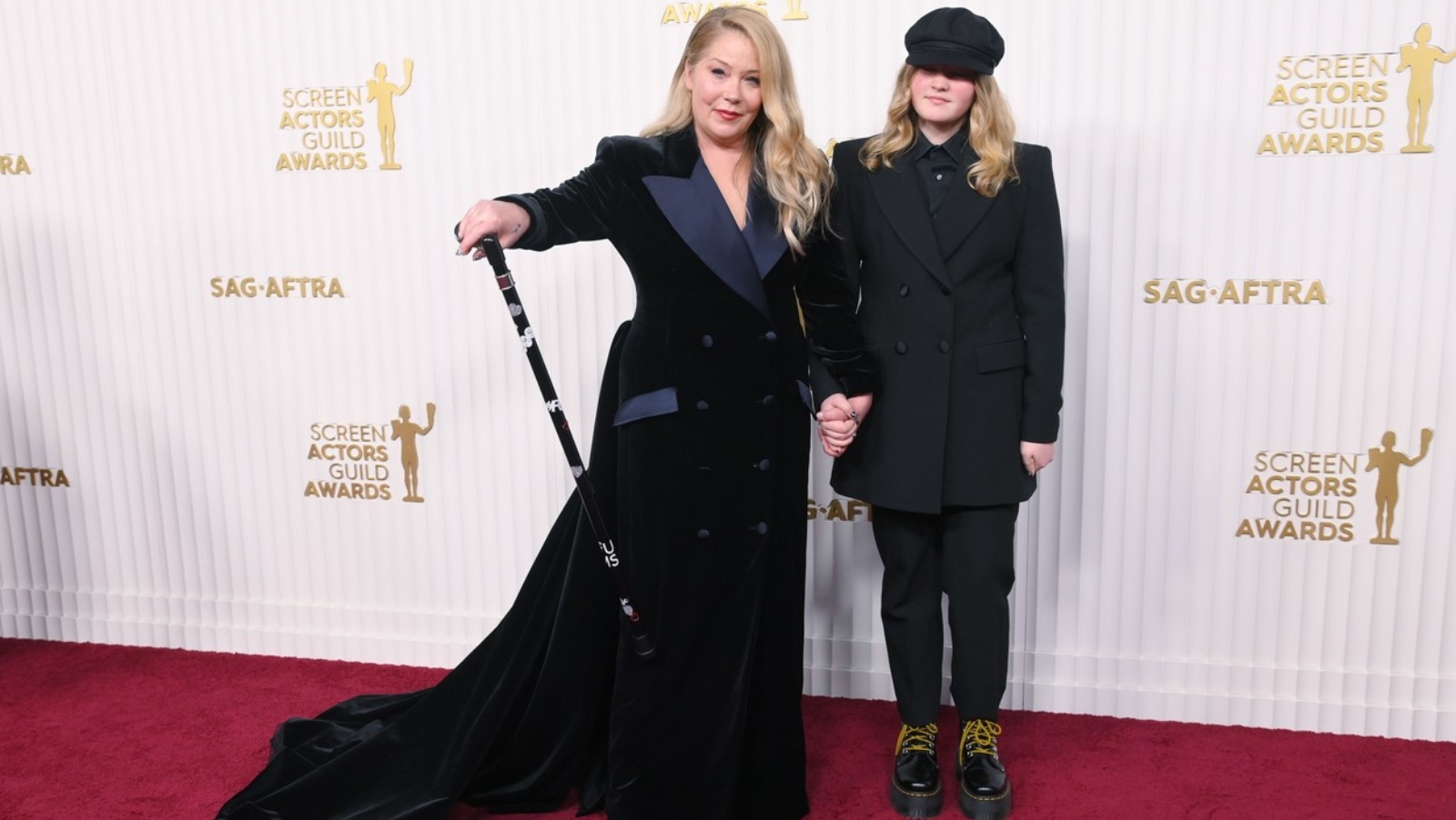 Naposledy mezi lidmi. Christina Applegate už nemůže chodit bez pomoci, končí i s prací